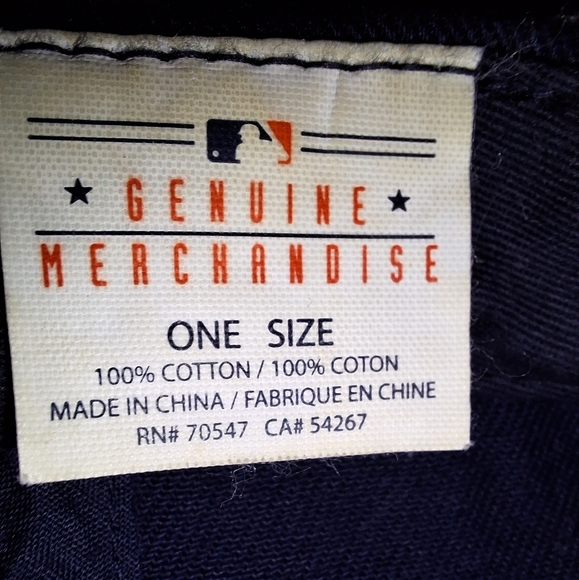 A Fan Favorite Atlanta Braves adjustable ball cap/truckers hat. Pre-loved - Picture 7 of 8